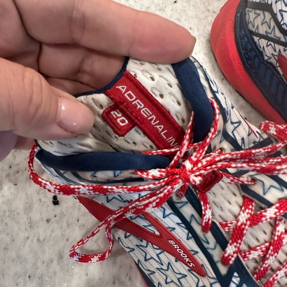 Brooks Adrenaline GTS 20 Run USA Stars 4th of July Women's Shoes - Sz 11.5 - Picture 7 of 8